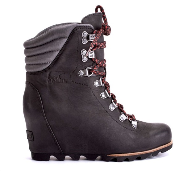 Sorel ‘Conquest’ Wedge Waterproof Boots - Picture 2 of 11